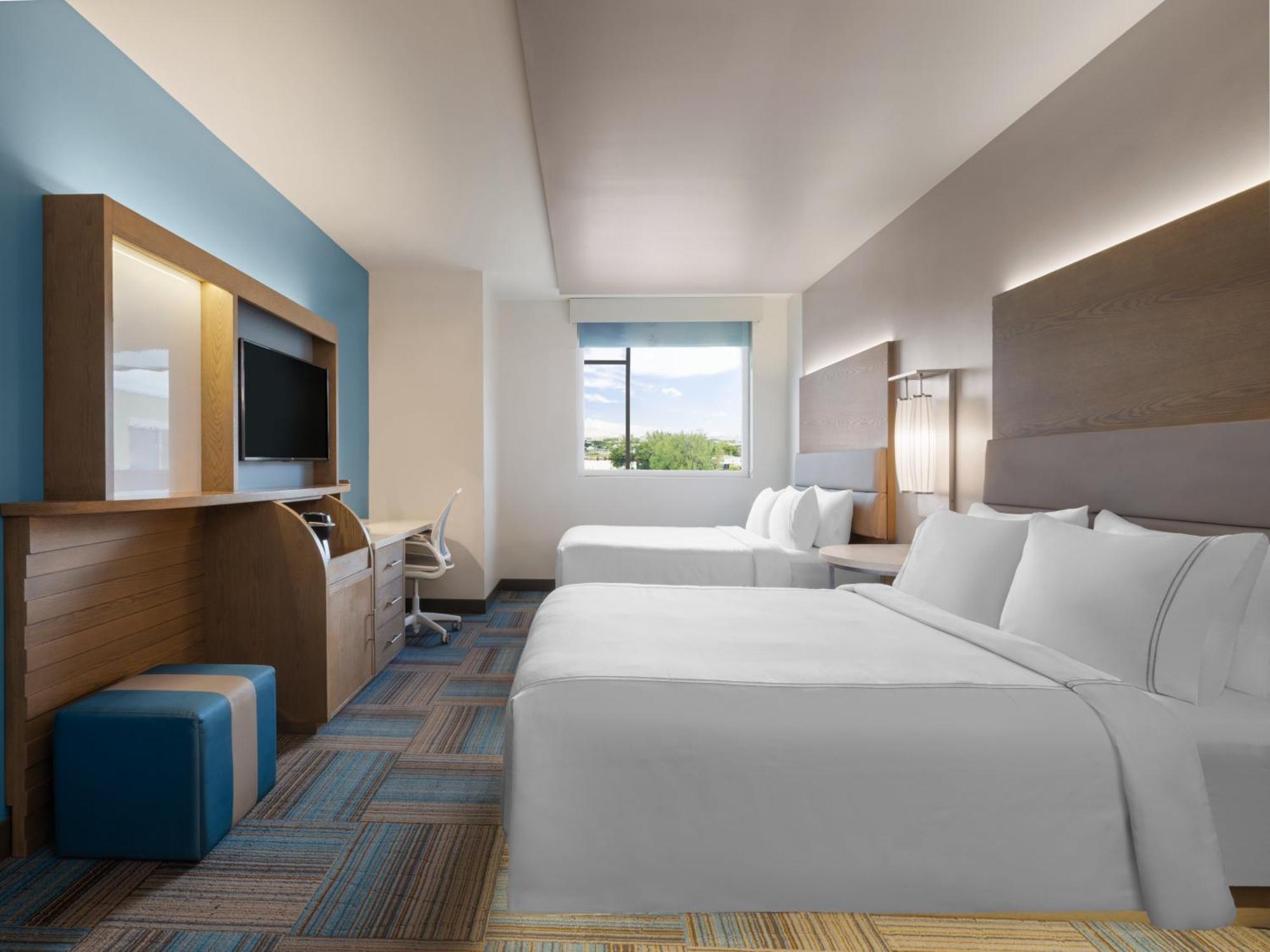 Standard Queen Room Two Queen Beds