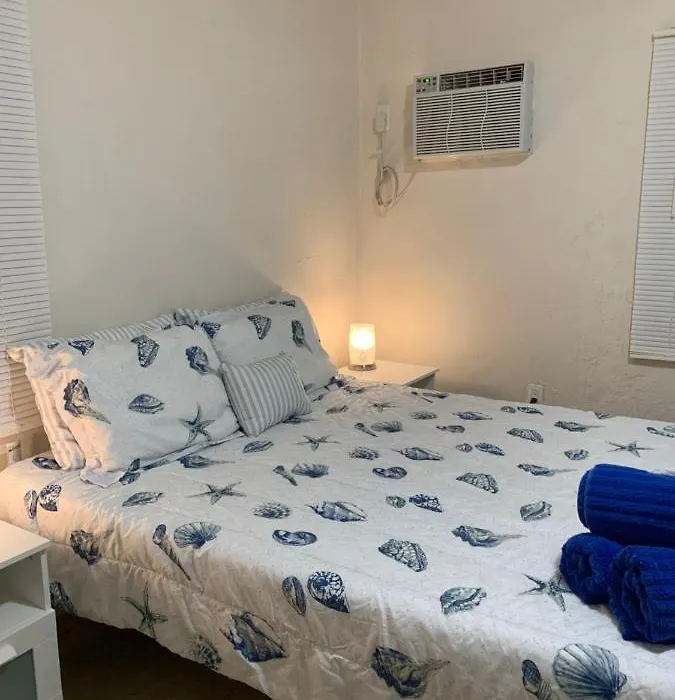Cute, Cozy Mother-In-Law Suite In The Heart Of Miami-1