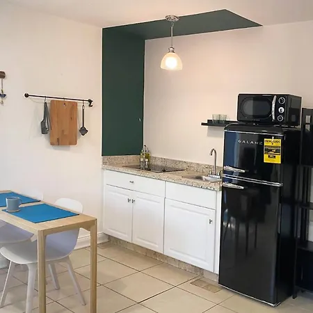 Private Suite W/ Full Backyard, Bbq, 5Min From Mia-2