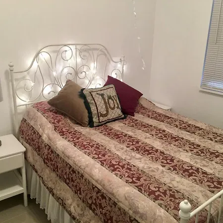 Miami Cozy House-3