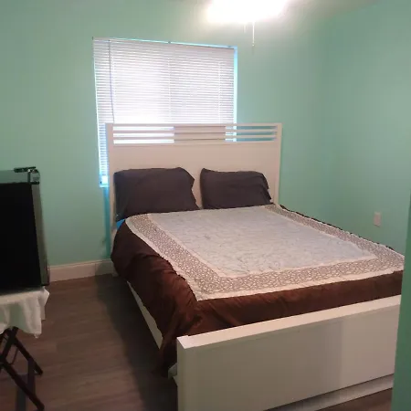 Mimo Home Studio With Private Entrance & Key-2